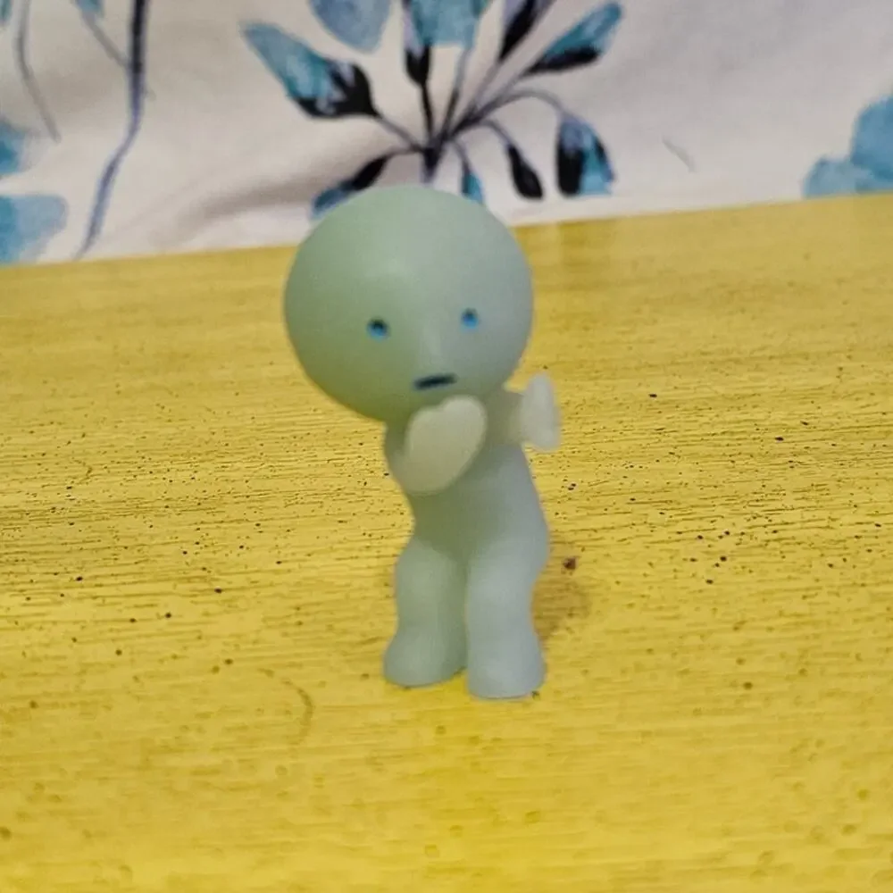 Smiski Bath Series Looking Figure 2017 Dreams Glow in the Dark